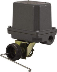 Square D - 4 NEMA Rated, DPST-DB, Float Switch Pressure and Level Switch - 575 VAC, Line-Load-Load-Line Terminal - Apex Tool & Supply