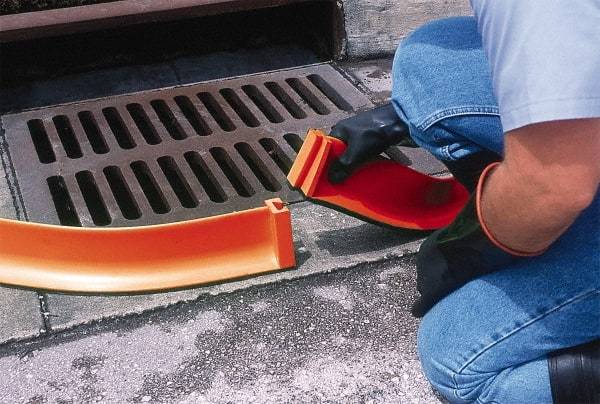 UltraTech - Polyurethane Ultra-Spill Berm - 4-1/2" High x 4" Wide x 5" Long - Apex Tool & Supply