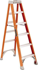 Louisville - 4 Steps, 5' High, Type IA Rating, Fiberglass Step Ladder - 300 Lb Capacity, 21-1/16" Base Width - Apex Tool & Supply