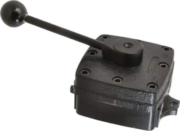 Parker - 1/2" NPT Mechanically Operated Air Valve - 4-Way, 3 Position, Hand Throttle-Manual Return, 6.2 CV Rate, 150 Max psi & 160°F Max Temp - Apex Tool & Supply