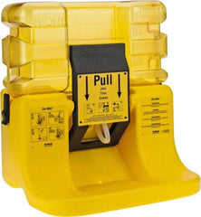 Bradley - 7 Gallon, 0.4 GPM Flow Rate at 30 PSI, Gravity Fed Polycarbonate, Portable Eye Wash Station - 15 Min Duration, 22 Inch Wide x 18-1/2 Inch Deep x 24-3/8 Inch High - Apex Tool & Supply