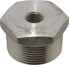 Merit Brass - 1-1/4 x 1/4" Grade 304/304L Stainless Steel Pipe Hex Bushing - MNPT x FNPT End Connections, 3,000 psi - Apex Tool & Supply