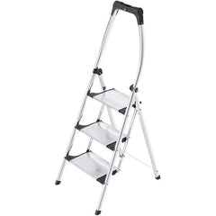 Hailo - 3 Steps, 4' 8" High, EN14183 Rating, Aluminum Step Ladder - 330 Lb Capacity, 21-17/64" Base Width - Apex Tool & Supply