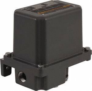 Square D - 1, 7, 9 and 3R NEMA Rated, 20 to 40 psi, Electromechanical Pressure and Level Switch - Adjustable Pressure, 575 VAC, L1-T1, L2-T2 Terminal, For Use with Square D Pumptrol - Apex Tool & Supply