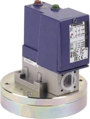 Telemecanique Sensors - 4 NEMA Rated, DPST, SPDT, 5.075 psi, Air Compressor Pressure and Level Switch - Adjustable Pressure, 1/2 Inch Connector, Screw Terminal, For Use with Air, Corrosive Fluids, Fresh Water, Hydraulic Oils, Sea Water - Apex Tool & Supply