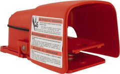 LINEMASTER - 1 Treadle, 20 Amp, 1 hp, Momentary (MO), SPDT, Electric Foot Switch - 13, 2 & 4 NEMA Rated, IP56, Cast Iron, 9" Long x 5.88" Wide x 4-1/2" High - Apex Tool & Supply