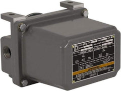 Square D - 7 and 9 NEMA Rated, DPDT, 0.2 to 10 psi, Vacuum Switch Pressure and Level Switch - Adjustable Pressure, 120 VAC, 125 VDC, 240 VAC, 250 VDC, Screw Terminal - Apex Tool & Supply