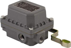 Square D - 4 NEMA Rated, DPST, Float Switch Pressure and Level Switch - 575 VAC, Line-Load-Load-Line Terminal - Apex Tool & Supply