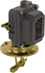 Square D - 4 NEMA Rated, DPST, Float Switch Pressure and Level Switch - 575 VAC, Line-Load-Load-Line Terminal - Apex Tool & Supply