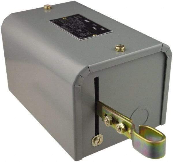 Square D - 1 NEMA Rated, DPST-DB, Float Switch Pressure and Level Switch - 575 VAC, Line-Load-Load-Line Terminal - Apex Tool & Supply