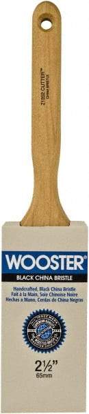 Wooster Brush - 2-1/2" Flat Hog Sash Brush - 3-3/16" Bristle Length, 6-1/8" Maple Fluted Handle - Apex Tool & Supply