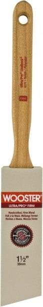 Wooster Brush - 1-1/2" Angled Nylon/Polyester Sash Brush - 2-7/16" Bristle Length, 7.88" Maple Fluted Handle - Apex Tool & Supply