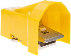 PRO-SOURCE - 1/4" NPT Manual Mechanical Valve - 3 Way, 2 Position, Foot Pedal/Manual with I Guard, 0.65 CV Rate & 127.98 Max psi - Apex Tool & Supply